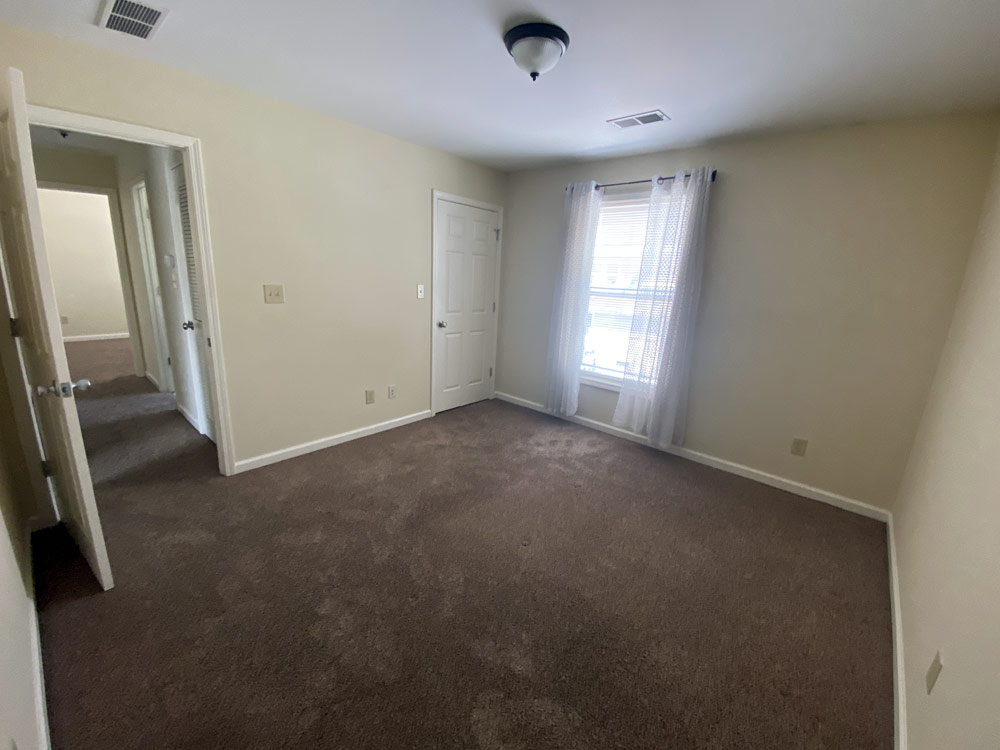 405 KY Court, bedroom