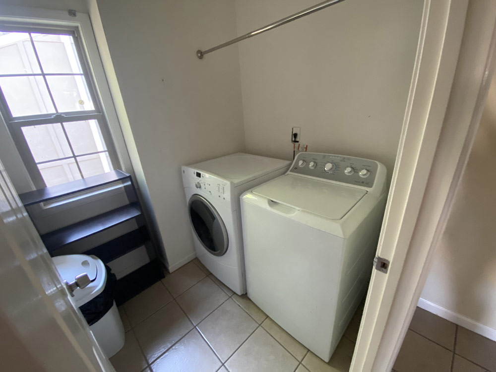 407 KY Court, laundry