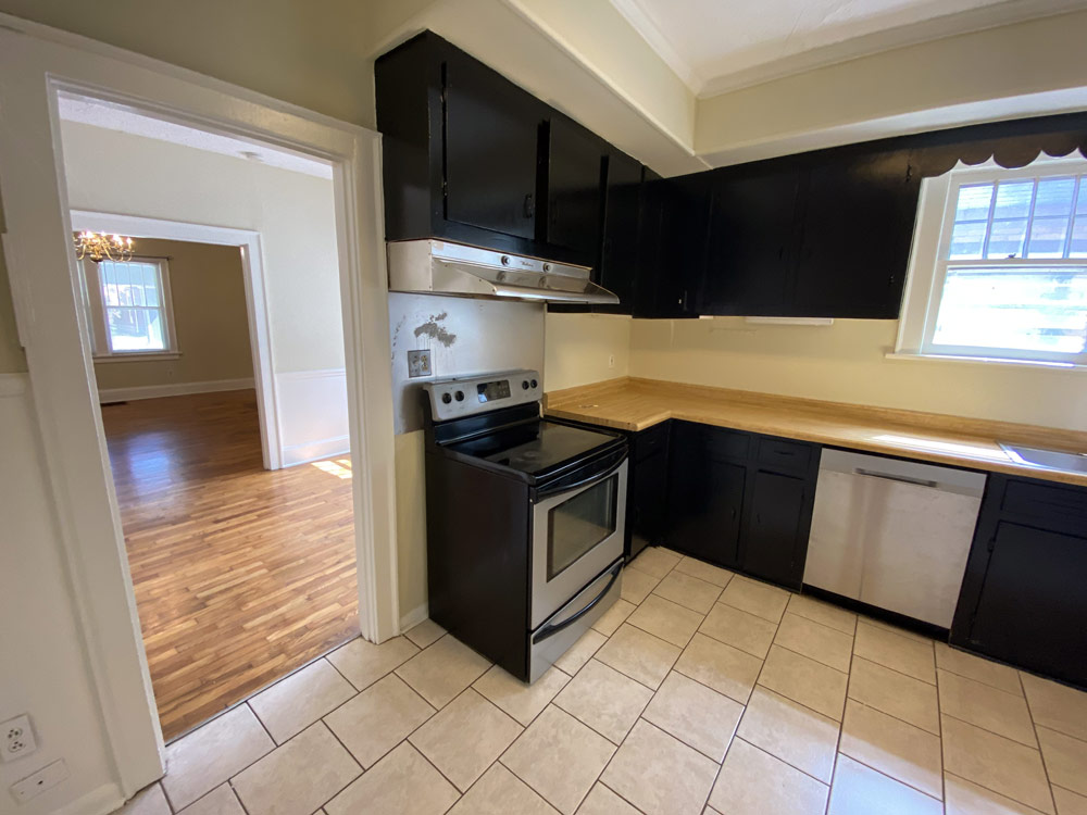 421 KY Court, kitchen