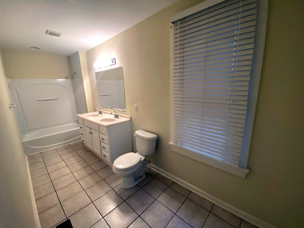 512 Euclid Ave, bathroom 1