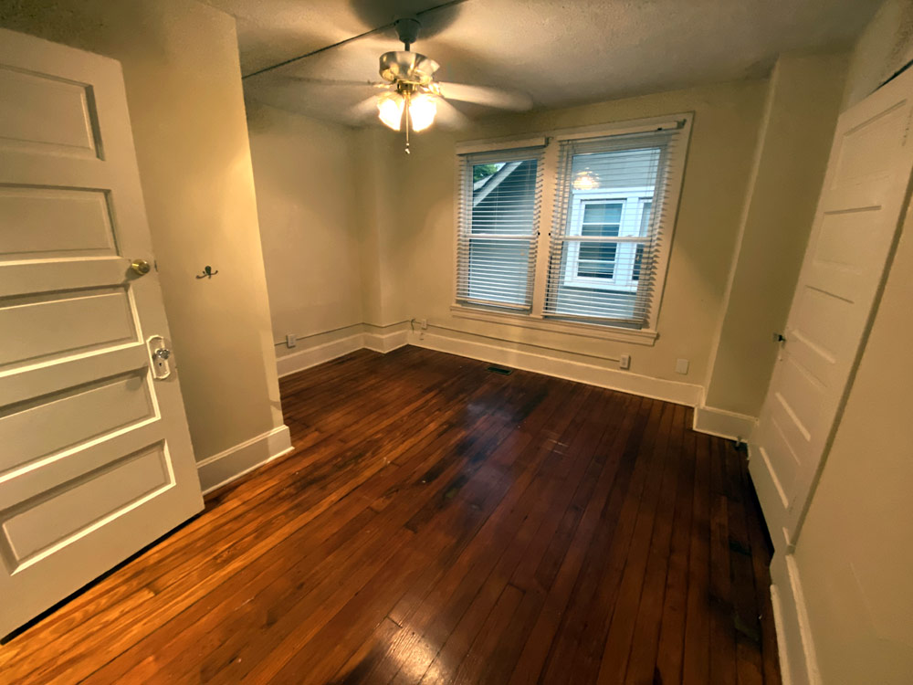 512 Euclid Ave, upstairs bedroom