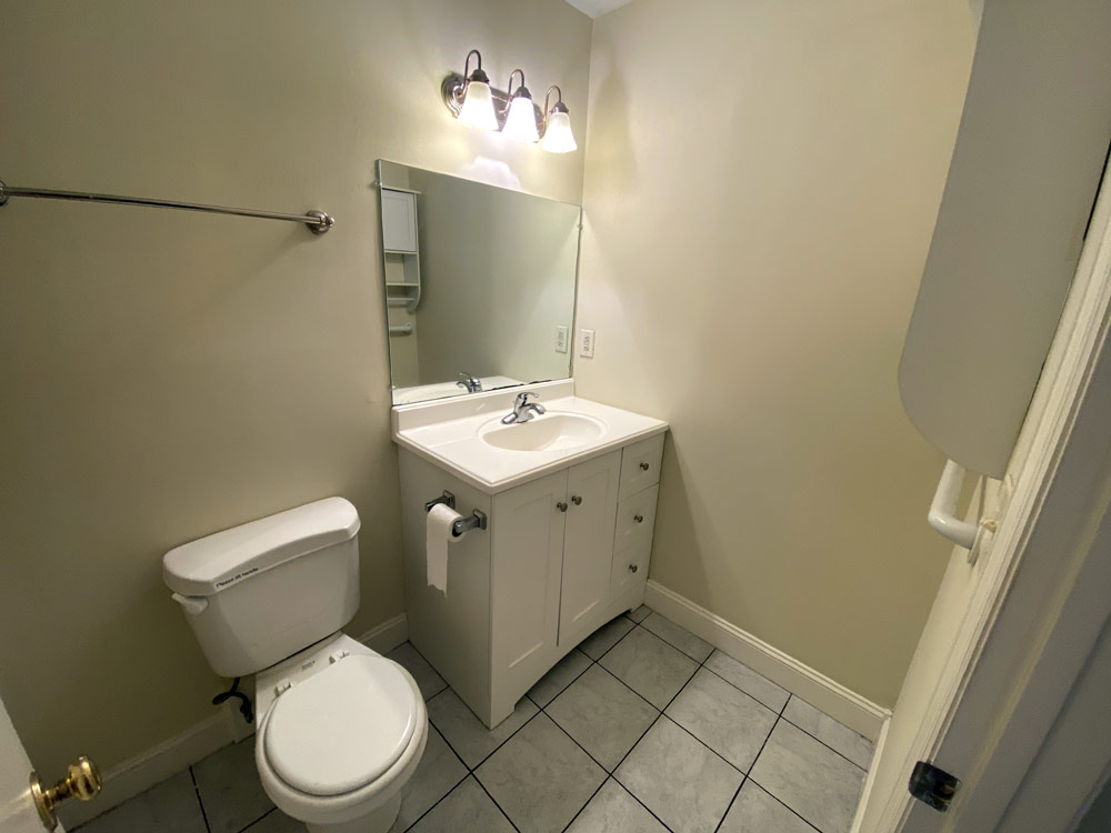 Montmullin Townhomes, bathroom